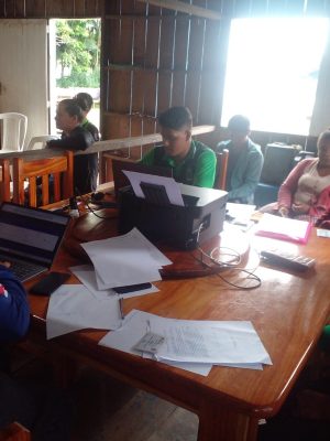 Orientações sobre regularização de documentos rurais foram prestadas a 100 agricultores familiares e extrativistas da comunidade Cantagalo, zona rural de Itamarati (985 quilômetros distante de Manaus). O trabalho informativo foi realizado pelo Instituto de Desenvolvimento Agropecuário e Florestal Sustentável do Estado do Amazonas (Idam), na segunda-feira (21).