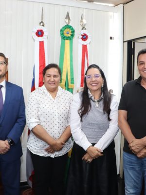 A estruturação do Ministério Público do Estado do Amazonas (MPAM) nos municípios de Eirunepé e Itamarati pautou um encontro entre a procuradora-geral de Justiça, Leda Mara Albuquerque, e os chefes do Executivo das cidades. A reunião ocorreu em Manaus, na sede do Ministério Público.